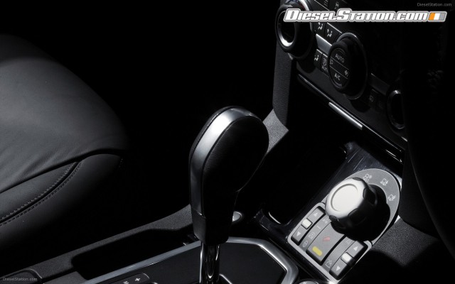 Land Rover 2010 Discovery 4 Widescreen Picture #2 Land Rover 2010 Discovery 4 Widescreen Picture #2